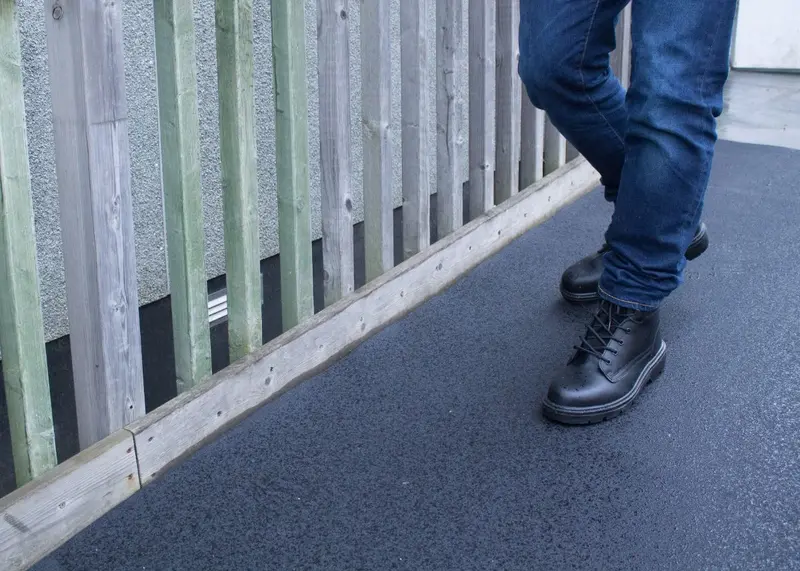 Grit-Embedded Walkway Matting Roll – Slip-Resistant Outdoor Use 1
