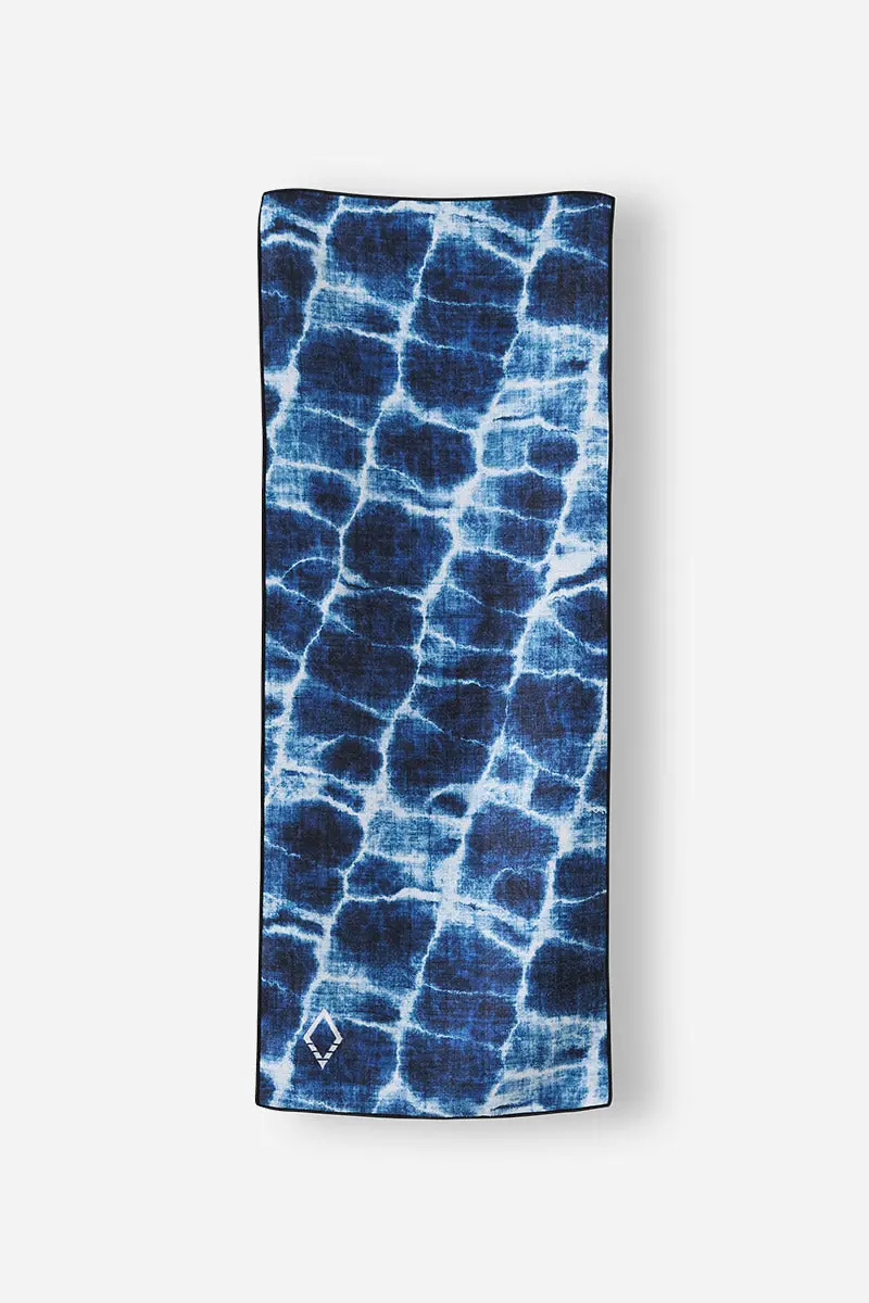Nomadix Agua Blue Mini Towel – Compact Travel-Friendly Absorbent Cloth 1