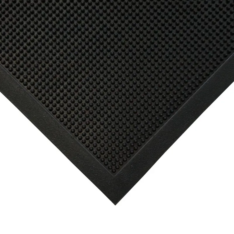 Outdoor Rubber Door Mat With Dirt-Trapping Surface 1